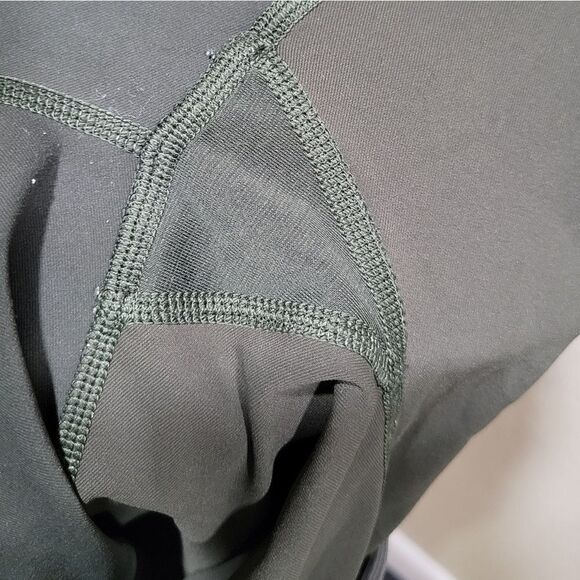 Lululemon Vent it out Crop Leggings gator green Cyber Stripe Luxtreme - Picture 5 of 12